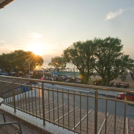 Sea Gem Apartment 1 Néoi Epivátai Exterior foto