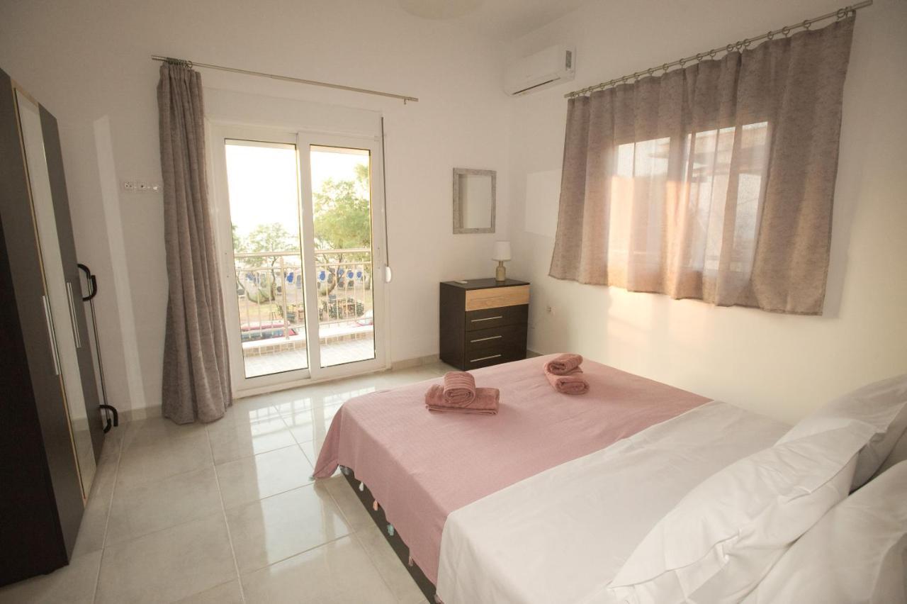 Sea Gem Apartment 1 Néoi Epivátai Exterior foto